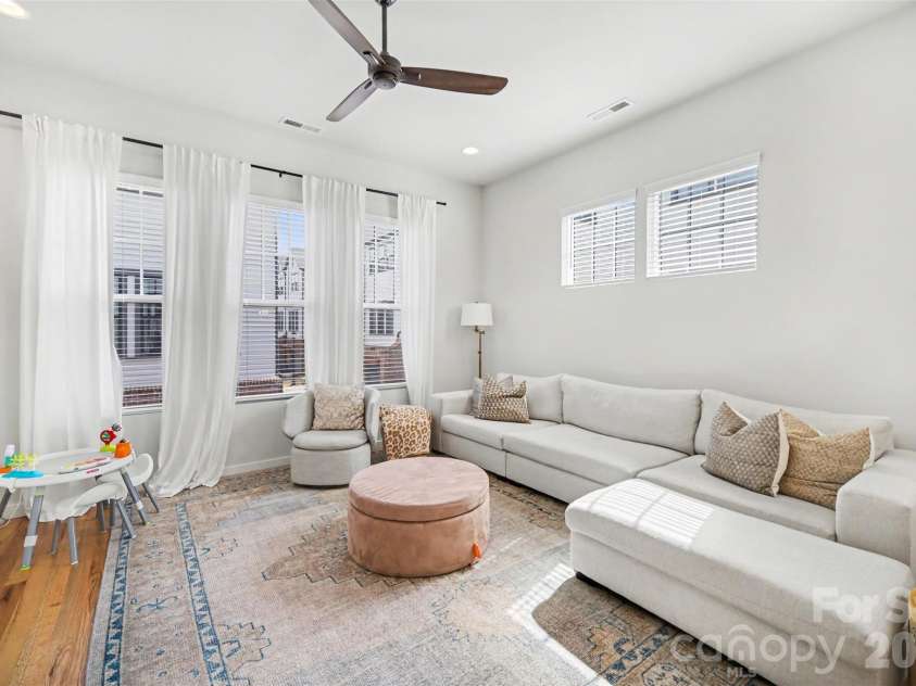 3300 Spencer Street, Charlotte, NC 28205.  MLS# CAR4362221, YatesRealty ID 23108. 