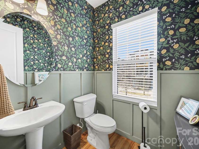 3300 Spencer Street, Charlotte, NC 28205.  MLS# CAR4362221, YatesRealty ID 23108. 