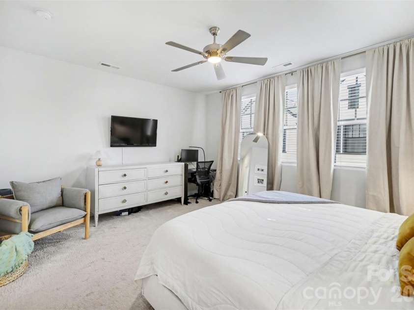 3300 Spencer Street, Charlotte, NC 28205.  MLS# CAR4362221, YatesRealty ID 23108. 