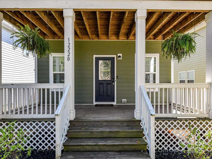 12220 Huntersville Concord Road, Huntersville, NC 28078.  MLS# CAR4301471, YatesRealty ID 23109. Welcome Home!