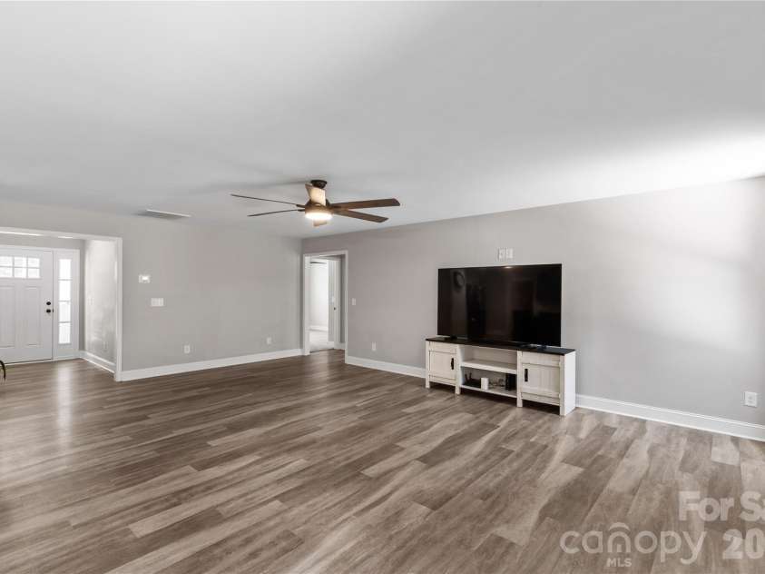 4335 Palmer Lloyd Road, Lancaster, SC 29720.  MLS# CAR4377135, YatesRealty ID 23109. 