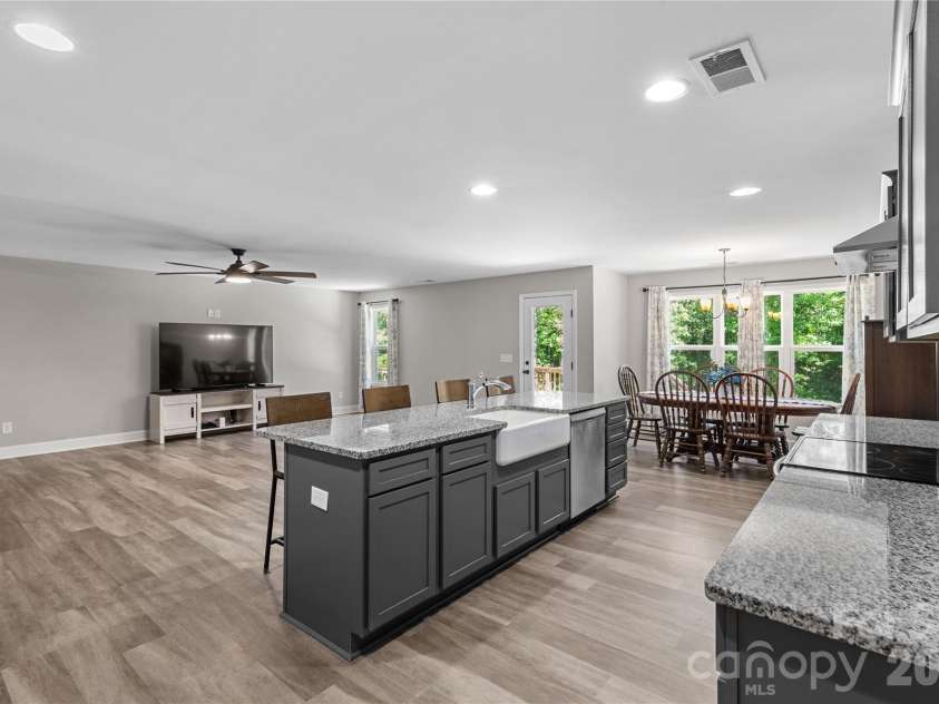 4335 Palmer Lloyd Road, Lancaster, SC 29720.  MLS# CAR4377135, YatesRealty ID 23109. 