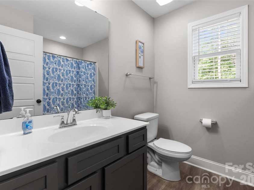 4335 Palmer Lloyd Road, Lancaster, SC 29720.  MLS# CAR4377135, YatesRealty ID 23109. Hall Bath