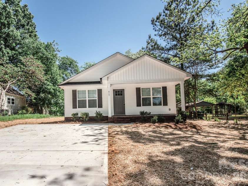 415 Jackson Street, Albemarle, NC 28001.  MLS# CAR4373476, YatesRealty ID 23110. Front
