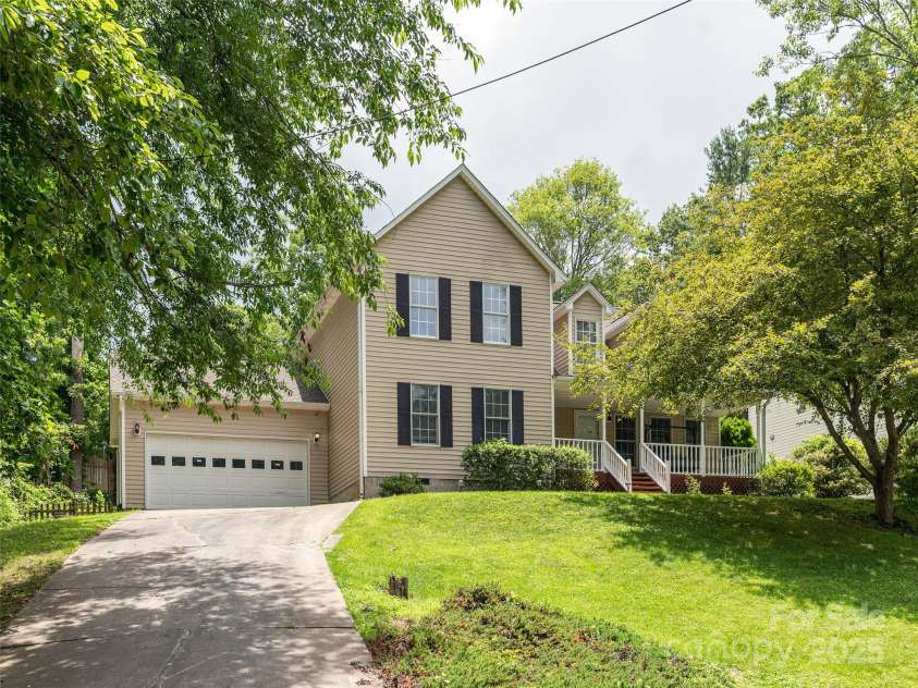 30 Collenwood Road, Arden, NC 28704.  MLS# CAR4273444, YatesRealty ID 23112. 