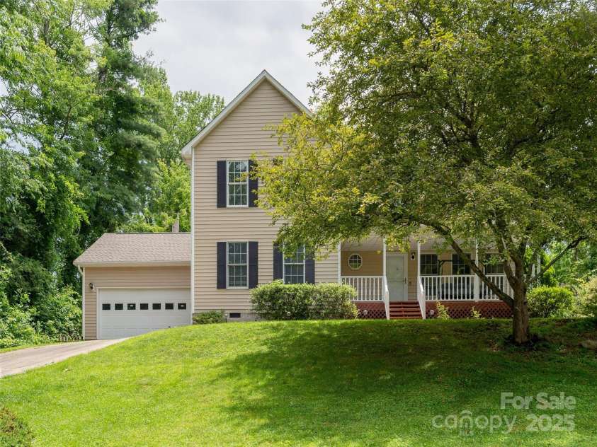 30 Collenwood Road, Arden, NC 28704.  MLS# CAR4273444, YatesRealty ID 23112. 