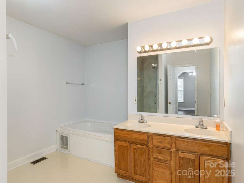 30 Collenwood Road, Arden, NC 28704.  MLS# CAR4273444, YatesRealty ID 23112. 