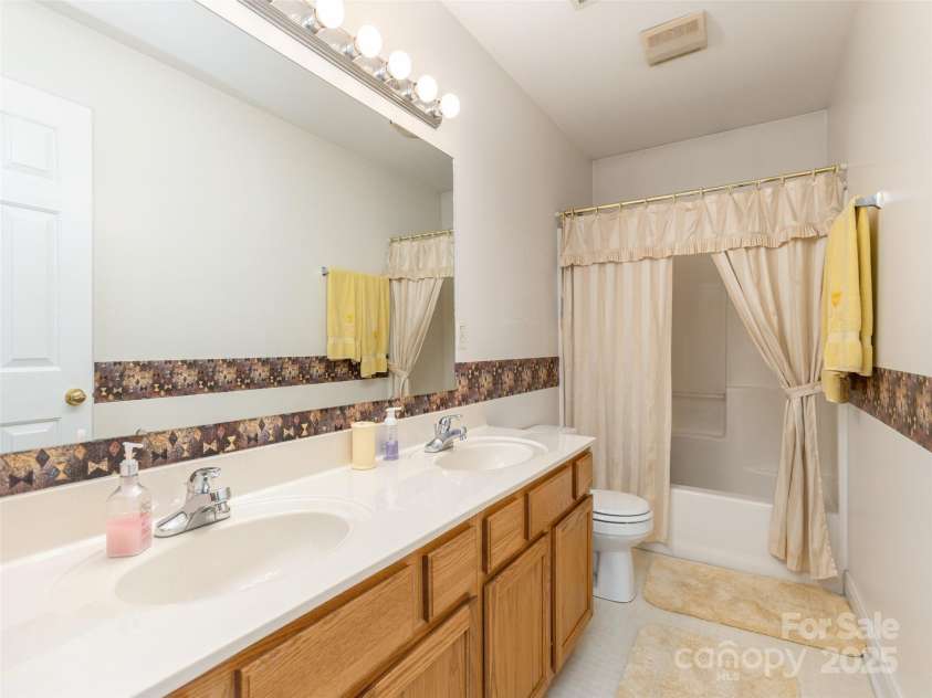 30 Collenwood Road, Arden, NC 28704.  MLS# CAR4273444, YatesRealty ID 23112. 