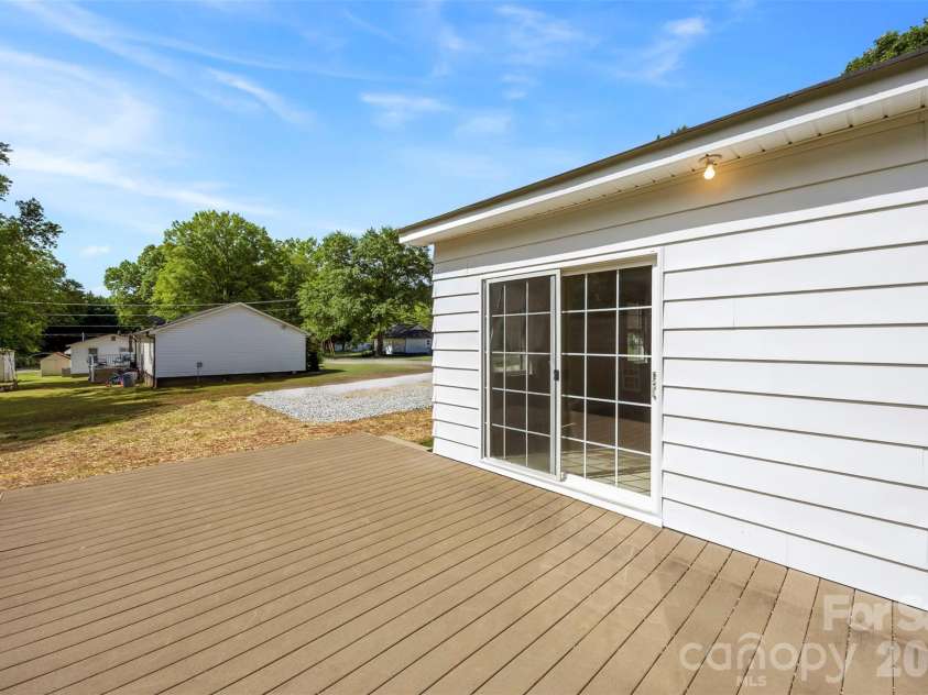 301 Gittens Street, Lowell, NC 28098.  MLS# CAR4381239, YatesRealty ID 23112. 