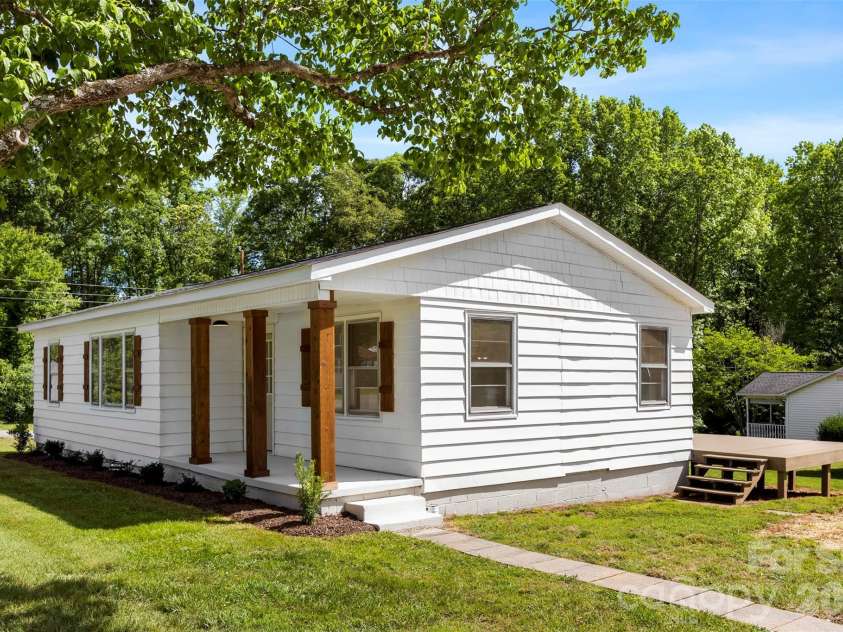 301 Gittens Street, Lowell, NC 28098.  MLS# CAR4381239, YatesRealty ID 23112. 