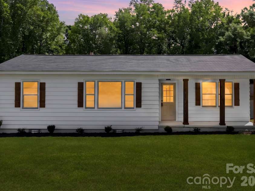301 Gittens Street, Lowell, NC 28098.  MLS# CAR4381239, YatesRealty ID 23112. 