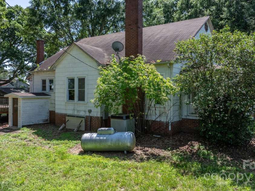 5560 Springs Road, Conover, NC 28613.  MLS# CAR4273877, YatesRealty ID 23113. 