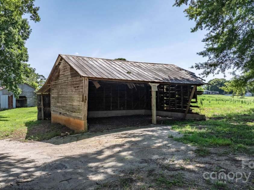 5560 Springs Road, Conover, NC 28613.  MLS# CAR4273877, YatesRealty ID 23113. 