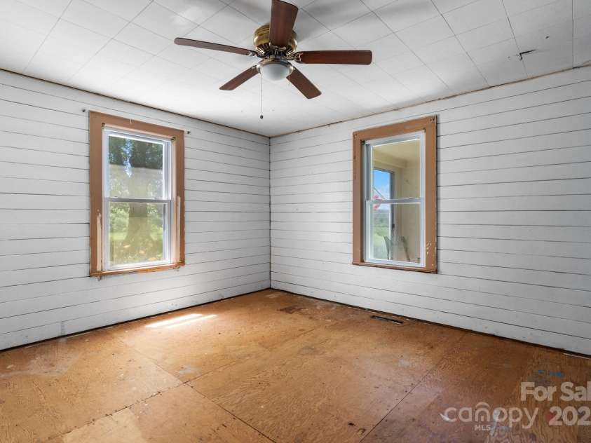 5560 Springs Road, Conover, NC 28613.  MLS# CAR4273877, YatesRealty ID 23113. 