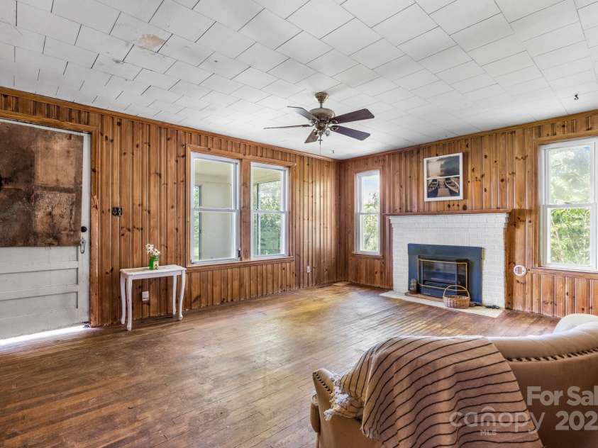 5560 Springs Road, Conover, NC 28613.  MLS# CAR4273877, YatesRealty ID 23113. 