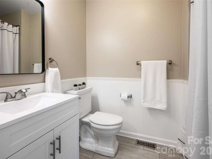 2159 North Fork Right Fork Road, Black Mountain, NC 28711.  MLS# CAR4379867, YatesRealty ID 23114. 
