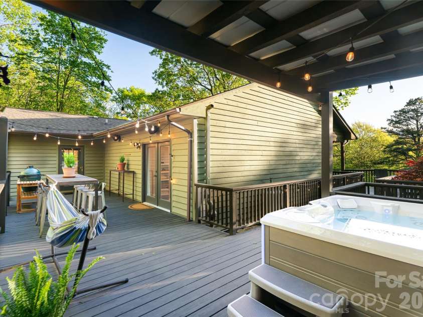 2159 North Fork Right Fork Road, Black Mountain, NC 28711.  MLS# CAR4379867, YatesRealty ID 23114. 