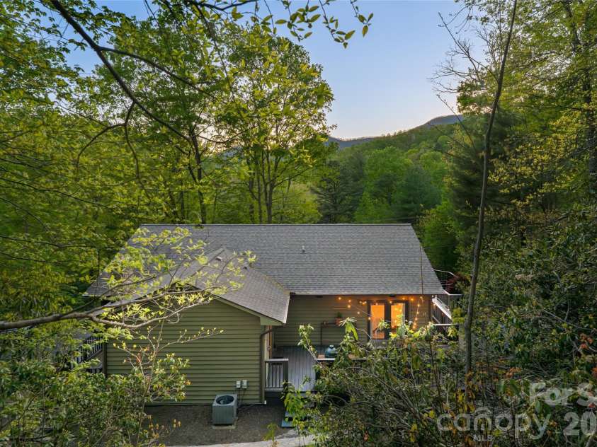 2159 North Fork Right Fork Road, Black Mountain, NC 28711.  MLS# CAR4379867, YatesRealty ID 23114. 