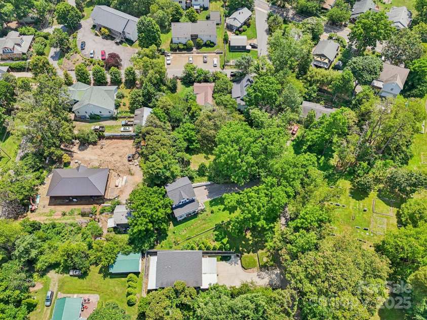 84 West Street, Weaverville, NC 28787.  MLS# CAR4272647, YatesRealty ID 23114. 