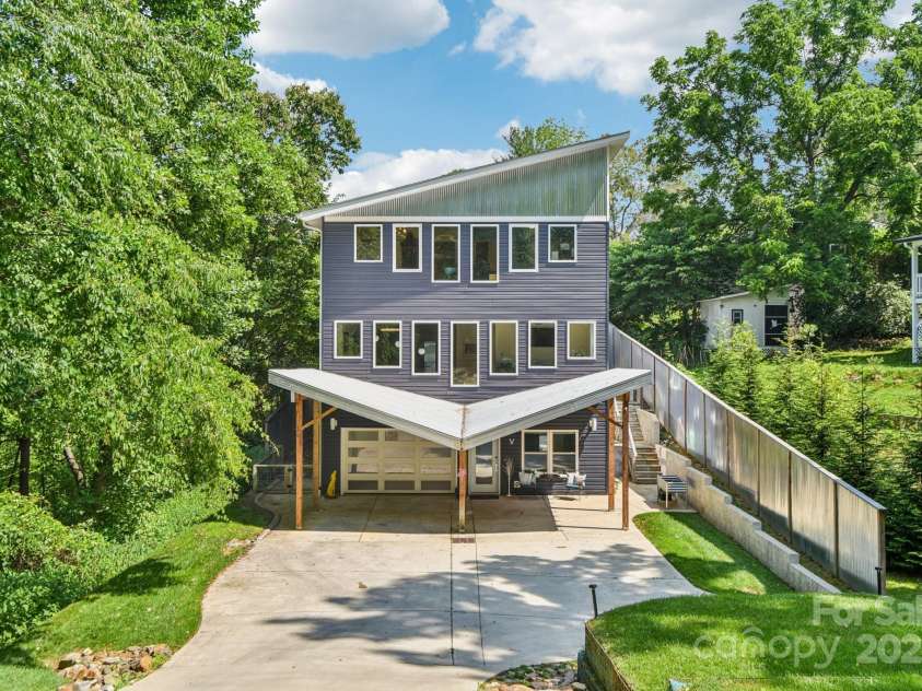 84 West Street, Weaverville, NC 28787.  MLS# CAR4272647, YatesRealty ID 23114. 