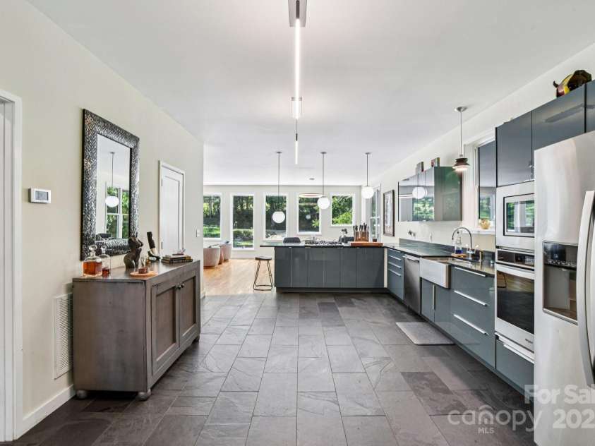 84 West Street, Weaverville, NC 28787.  MLS# CAR4272647, YatesRealty ID 23114. Grand Kitchen