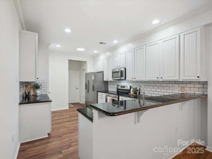 2656 Polo Club Boulevard, Matthews, NC 28105.  MLS# CAR4276276, YatesRealty ID 23115. 