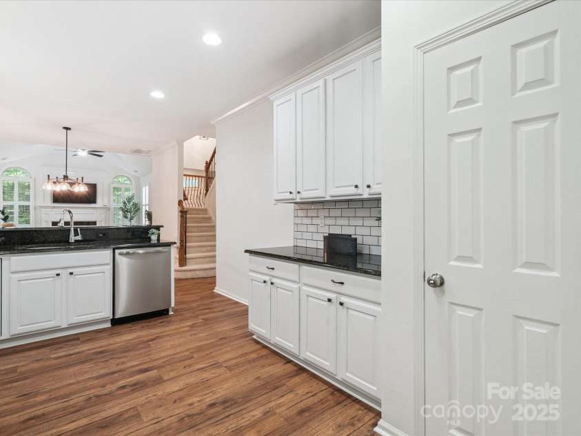 2656 Polo Club Boulevard, Matthews, NC 28105.  MLS# CAR4276276, YatesRealty ID 23115. 