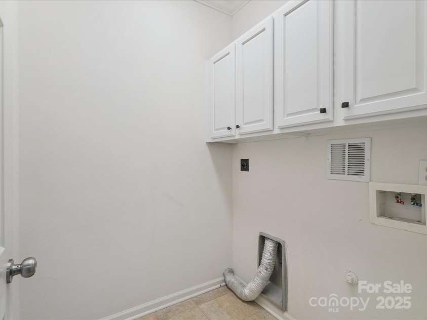 2656 Polo Club Boulevard, Matthews, NC 28105.  MLS# CAR4276276, YatesRealty ID 23115. 