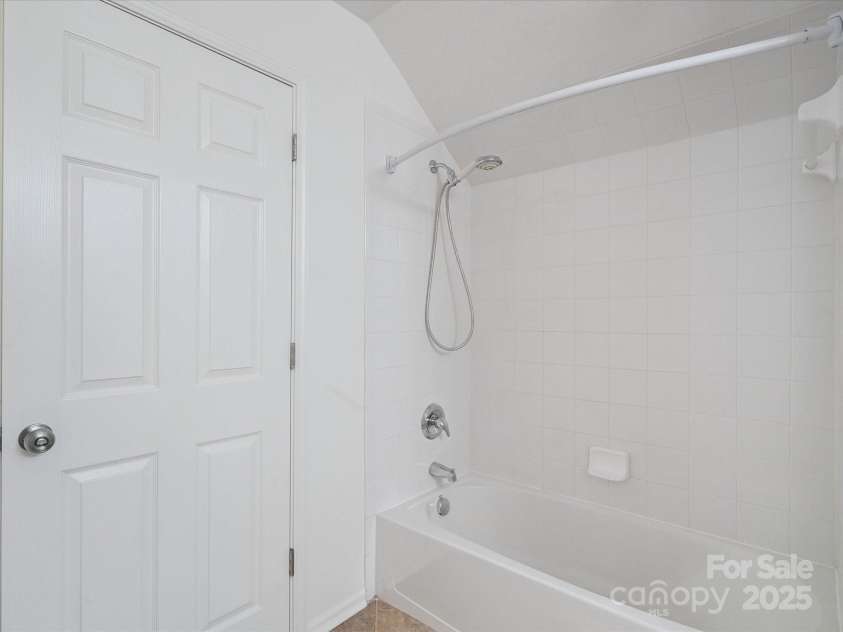 2656 Polo Club Boulevard, Matthews, NC 28105.  MLS# CAR4276276, YatesRealty ID 23115. 