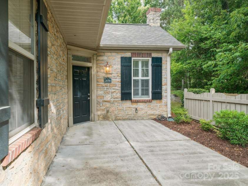 2656 Polo Club Boulevard, Matthews, NC 28105.  MLS# CAR4276276, YatesRealty ID 23115. 