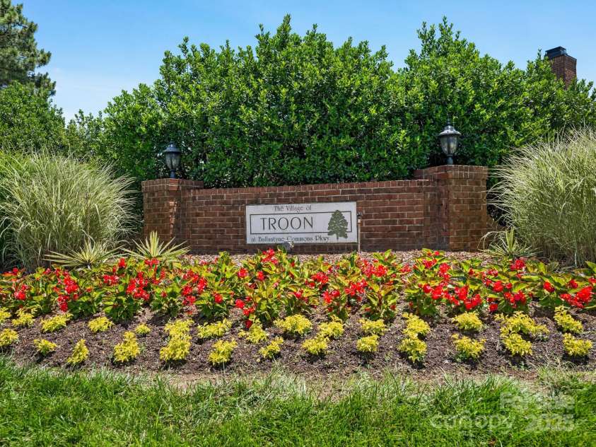8465 Olde Troon Drive, Charlotte, NC 28277.  MLS# CAR4274147, YatesRealty ID 23116. 