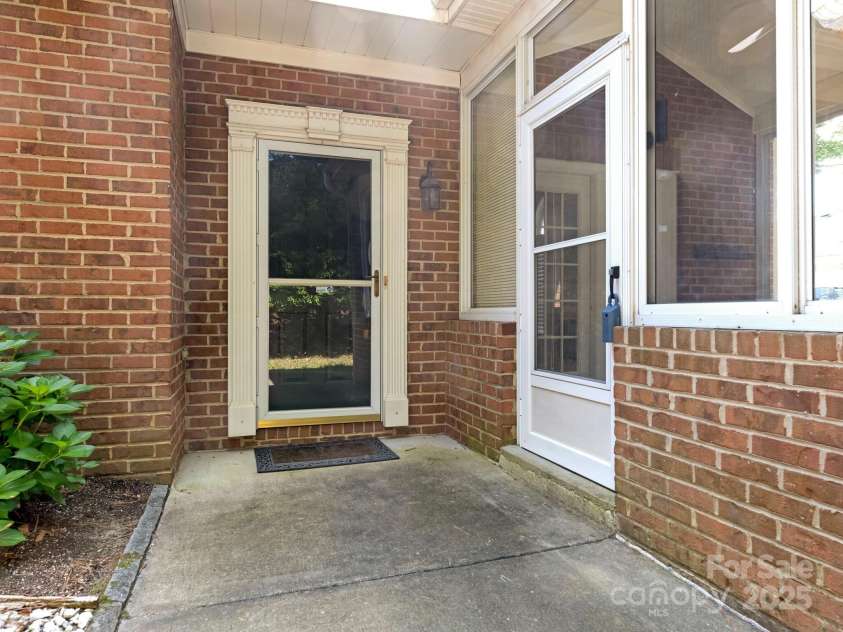 8465 Olde Troon Drive, Charlotte, NC 28277.  MLS# CAR4274147, YatesRealty ID 23116. 