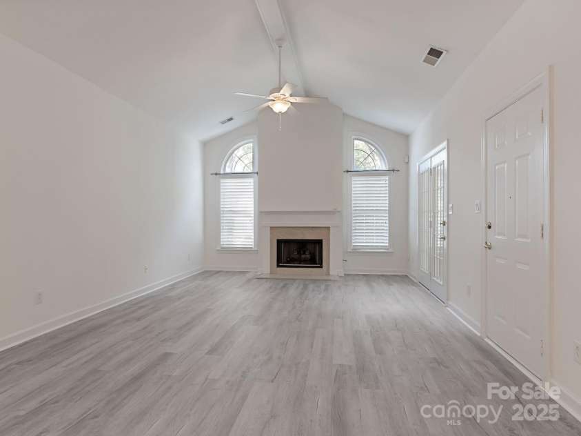 8465 Olde Troon Drive, Charlotte, NC 28277.  MLS# CAR4274147, YatesRealty ID 23116. 