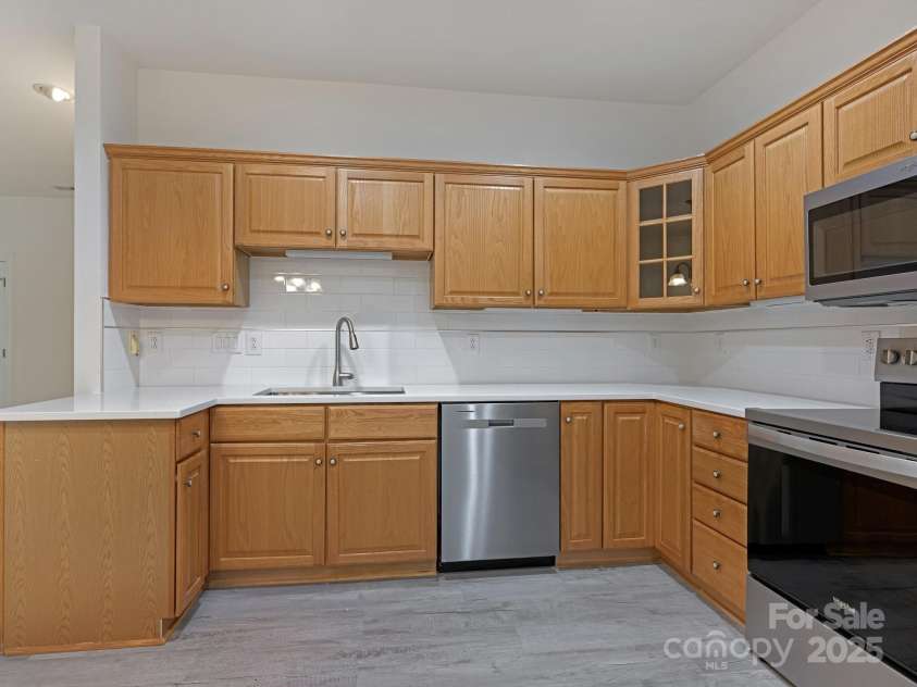 8465 Olde Troon Drive, Charlotte, NC 28277.  MLS# CAR4274147, YatesRealty ID 23116. 