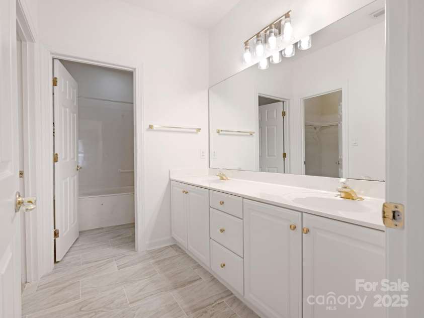 8465 Olde Troon Drive, Charlotte, NC 28277.  MLS# CAR4274147, YatesRealty ID 23116. 