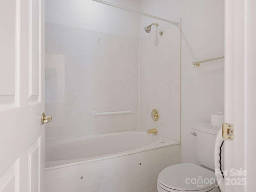 8465 Olde Troon Drive, Charlotte, NC 28277.  MLS# CAR4274147, YatesRealty ID 23116. 