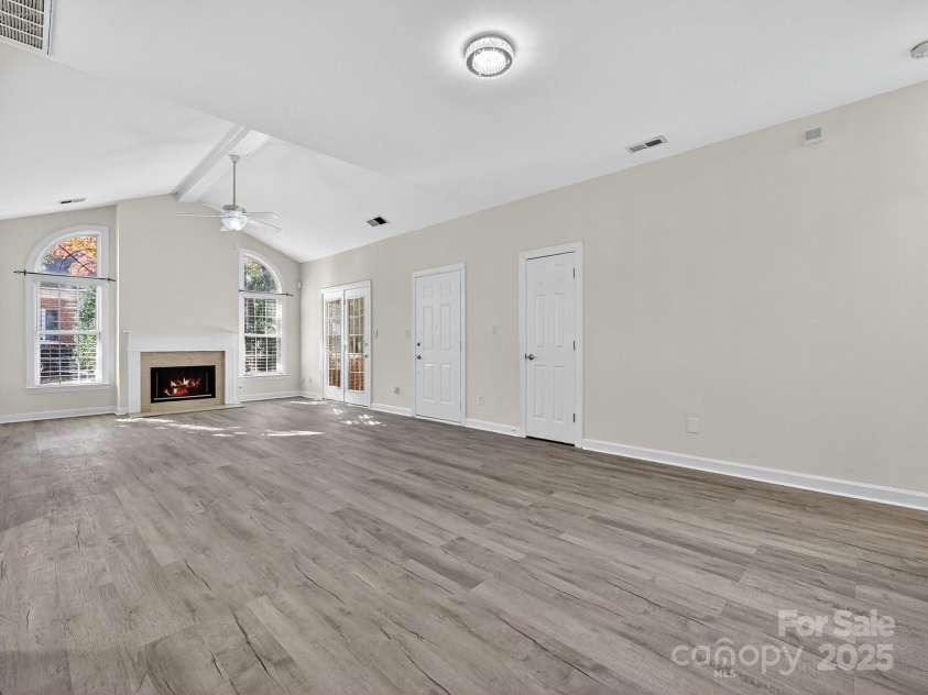 8465 Olde Troon Drive, Charlotte, NC 28277.  MLS# CAR4318296, YatesRealty ID 23116. 