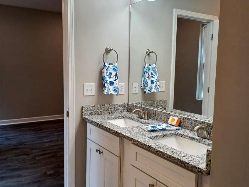 372 Lippard Farm Road, Statesville, NC 28625.  MLS# CAR4275109, YatesRealty ID 23117. En-suite Bath with double sinks