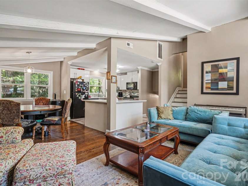 912 Bannister Place, Charlotte, NC 28213.  MLS# CAR4345206, YatesRealty ID 23117. 