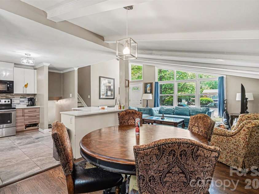 912 Bannister Place, Charlotte, NC 28213.  MLS# CAR4345206, YatesRealty ID 23117. 