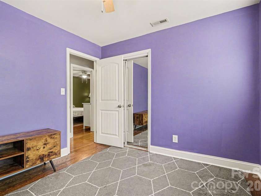 912 Bannister Place, Charlotte, NC 28213.  MLS# CAR4345206, YatesRealty ID 23117. 