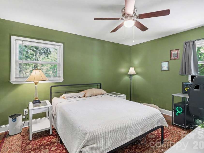 912 Bannister Place, Charlotte, NC 28213.  MLS# CAR4345206, YatesRealty ID 23117. 