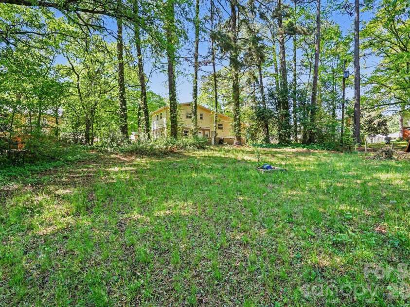 912 Bannister Place, Charlotte, NC 28213.  MLS# CAR4345206, YatesRealty ID 23117. 