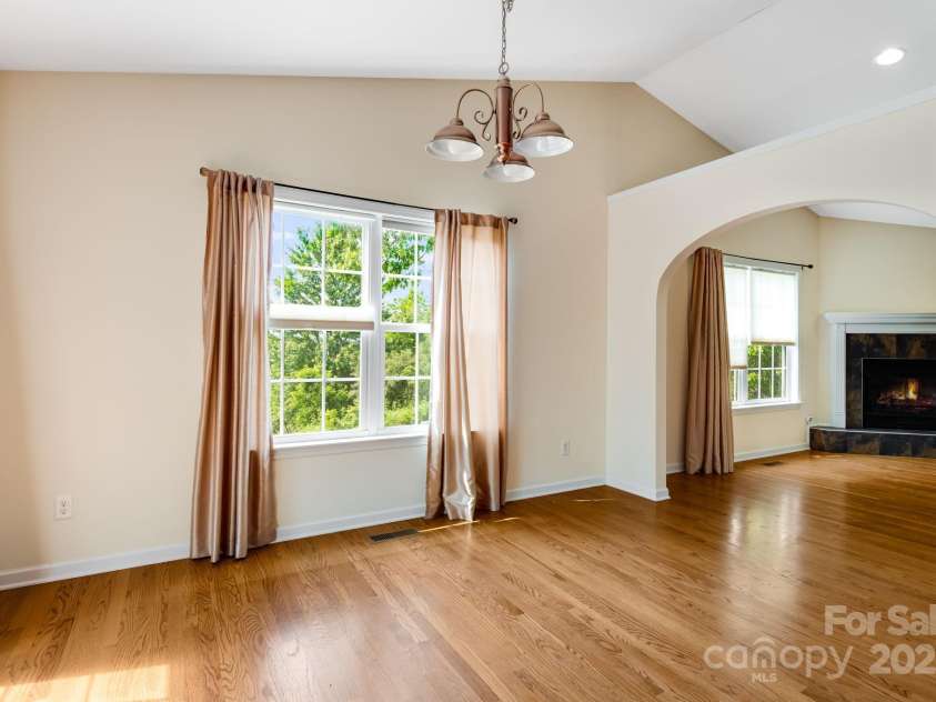 18 Sunberry Drive, Alexander, NC 28701.  MLS# CAR4266048, YatesRealty ID 23118. 