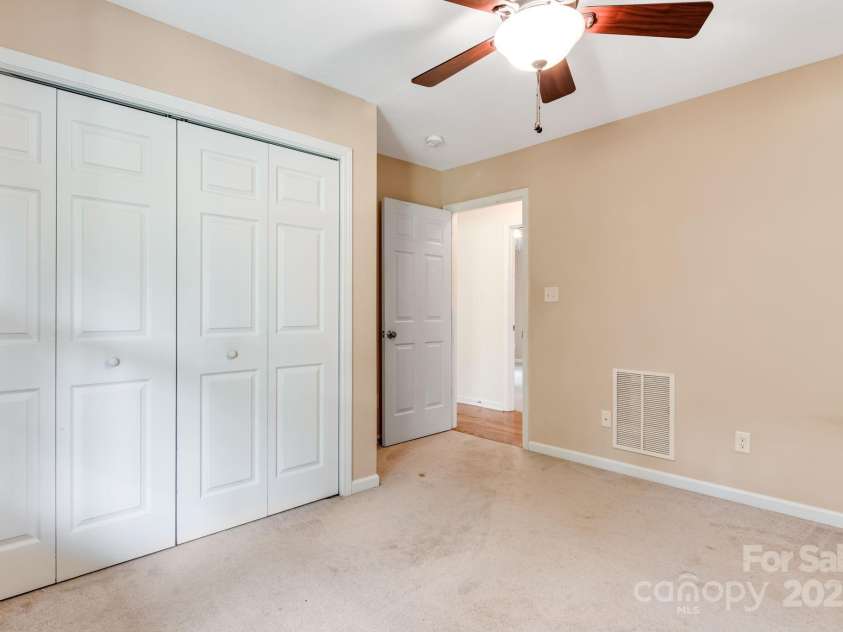 18 Sunberry Drive, Alexander, NC 28701.  MLS# CAR4266048, YatesRealty ID 23118. 
