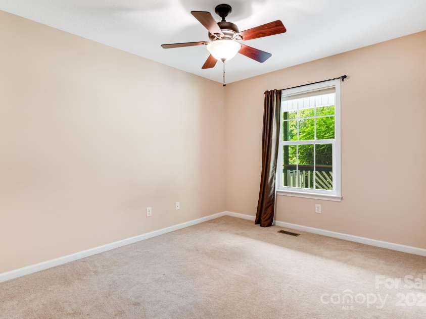 18 Sunberry Drive, Alexander, NC 28701.  MLS# CAR4266048, YatesRealty ID 23118. 