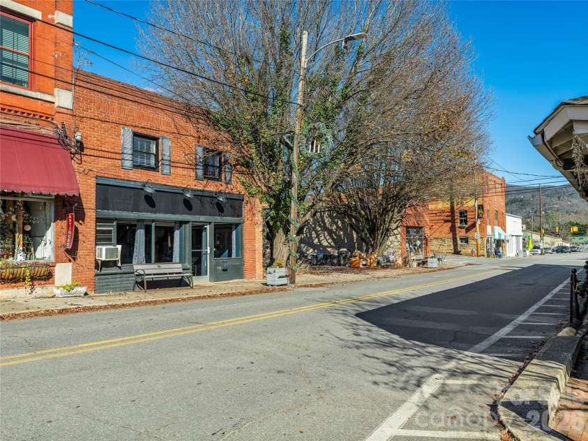 204 Sutton Avenue, Black Mountain, NC 28711.  MLS# CAR4331519, YatesRealty ID 2312. 