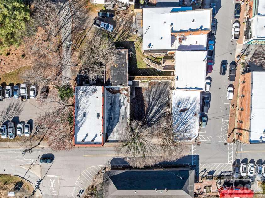 204 Sutton Avenue, Black Mountain, NC 28711.  MLS# CAR4331519, YatesRealty ID 2312. 