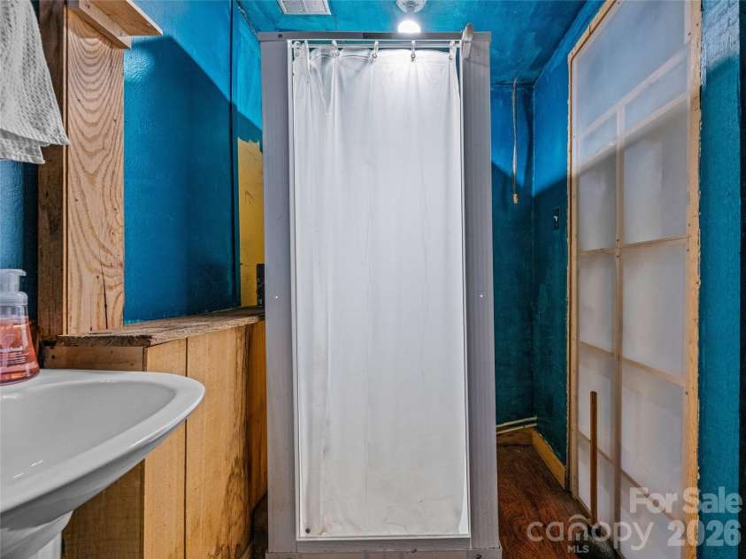 204 Sutton Avenue, Black Mountain, NC 28711.  MLS# CAR4331519, YatesRealty ID 2312. 