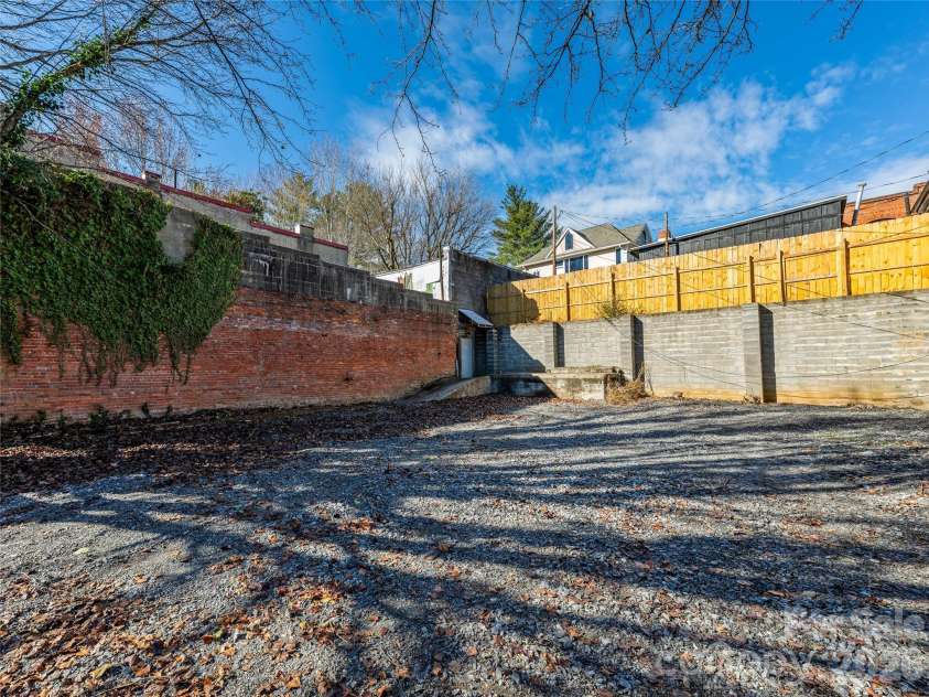 204 Sutton Avenue, Black Mountain, NC 28711.  MLS# CAR4331519, YatesRealty ID 2312. 